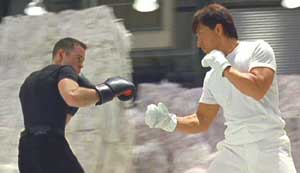 Brad Allan contre son mentor Jackie Chan dans Gorgeous