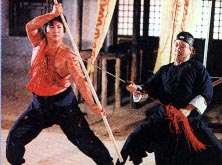 Sammo Hung luttant contre un vampire dans L'Exorciste Chinois